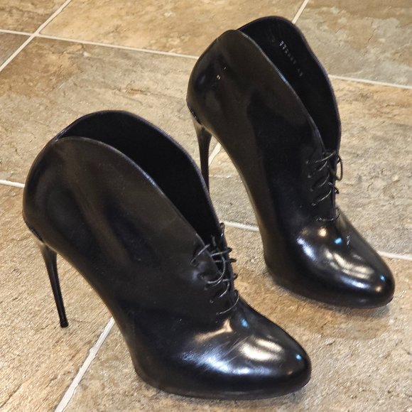 Gucci Patent Leather Booties Size 42 - Picture 1 of 3